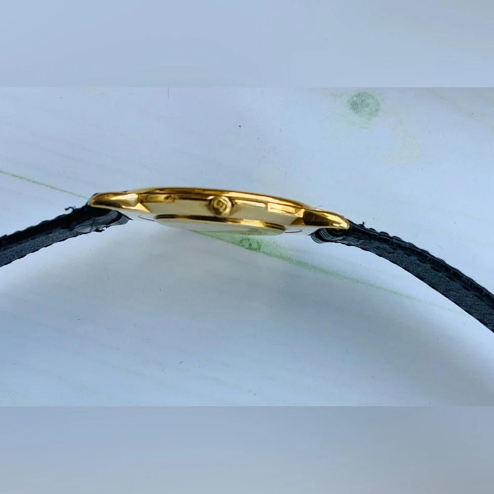 Authentic GUCCI DRESS watch💥💥💥